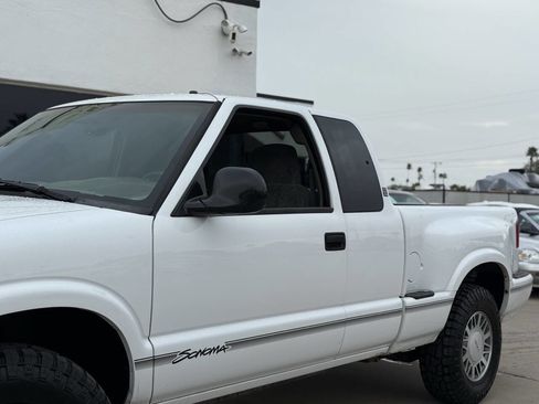 Used 1998 GMC Sonoma SLS w/ Popular Marketing Option Pkg image 12