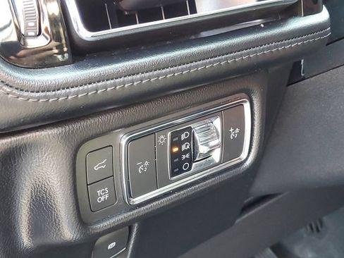 Used 2022 Lincoln Nautilus Reserve AWD/4WD image 13