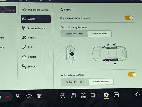 Used 2025 Rivian R1S Adventure image 19