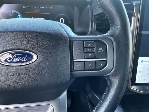 Used 2022 Ford F150 Lightning Lariat image 22