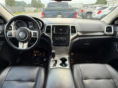 Used 2012 Jeep Grand Cherokee Laredo AWD/4WD image 3