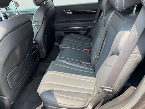 Used 2025 Genesis GV80 2.5T Standard AWD/4WD image 11