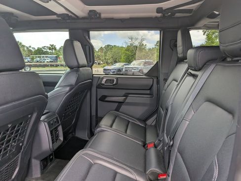 Used 2025 Ford Bronco Badlands image 20