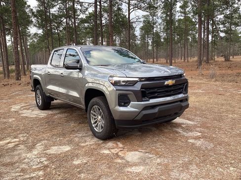 New 2025 Chevrolet Colorado LT w/ LT Convenience Package AWD/4WD image 7