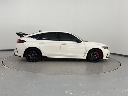 Used 2024 Honda Civic Type R image 8