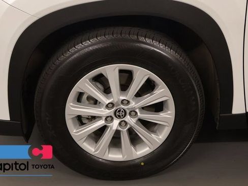 Certified 2024 Toyota Grand Highlander AWD image 8