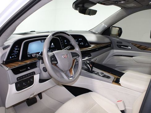 Used 2021 Cadillac Escalade Premium Luxury Platinum w/ Heavy-Duty Trailer Package image 24