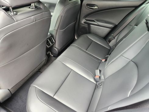 New 2026 Lexus UX 300h FWD image 18