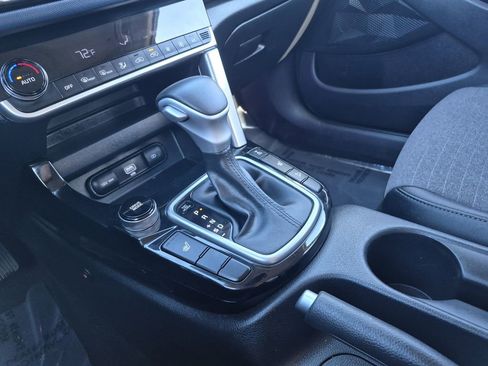 Used 2023 Kia Seltos S image 11