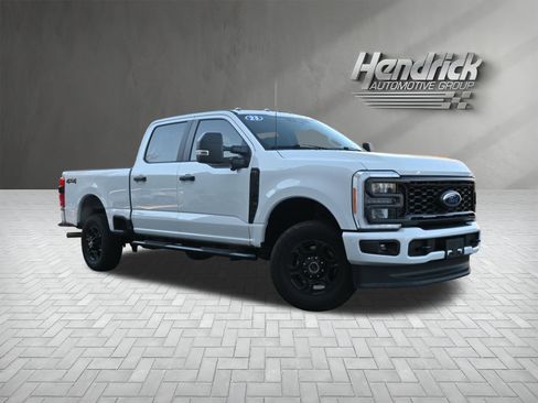 Used 2023 Ford F250 XL w/ STX Appearance Package image 2