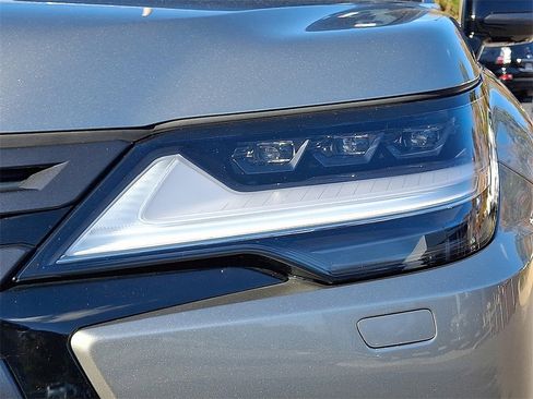 Used 2023 Lexus LX 600 4WD w/ Luxury Package image 10