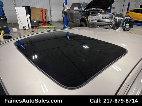 Used 2015 BMW 750Li xDrive image 36