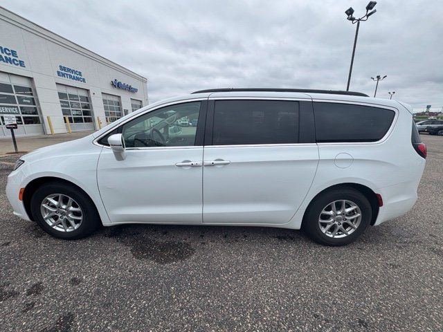 Used 2022 Chrysler Pacifica Touring-L FWD image 8