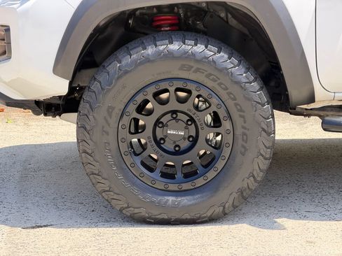 Used 2019 Toyota Tacoma TRD Pro AWD/4WD image 11