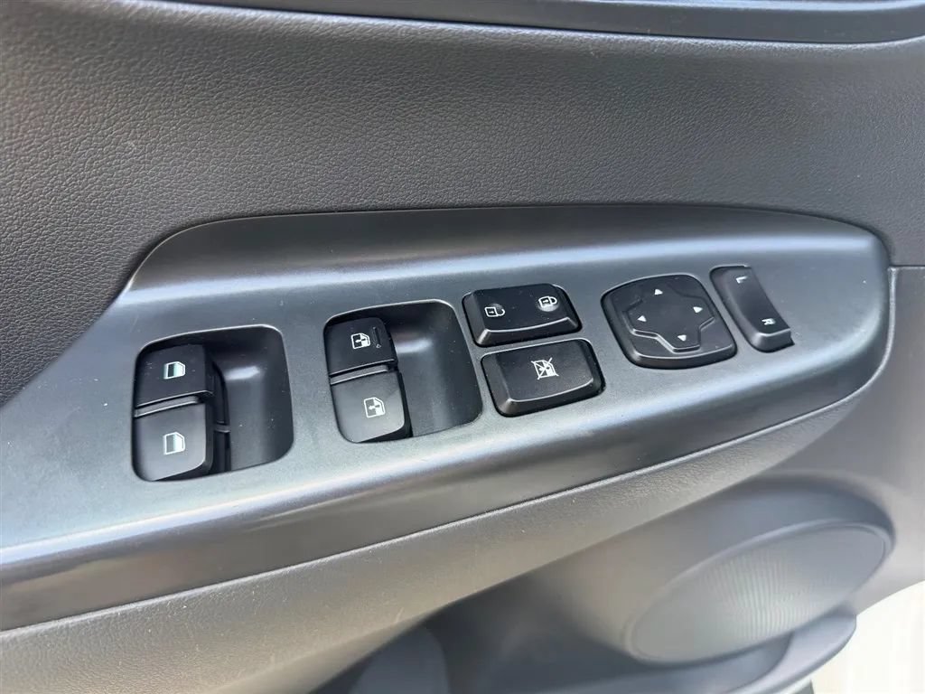 Used 2021 Hyundai Kona SEL FWD image 27