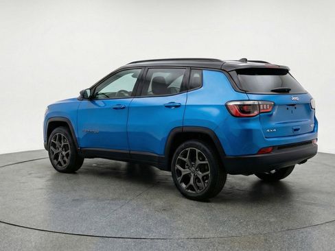 Used 2025 Jeep Compass Limited image 6