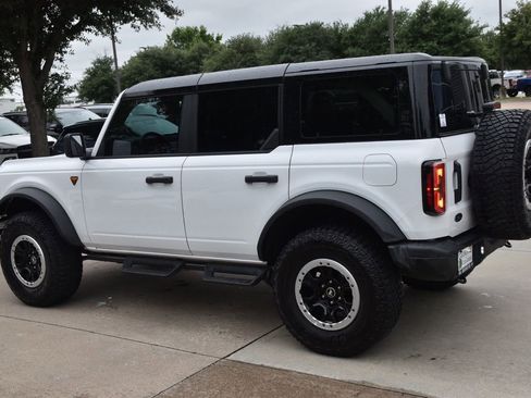 Certified 2024 Ford Bronco Badlands w/ Sasquatch Package AWD/4WD image 11