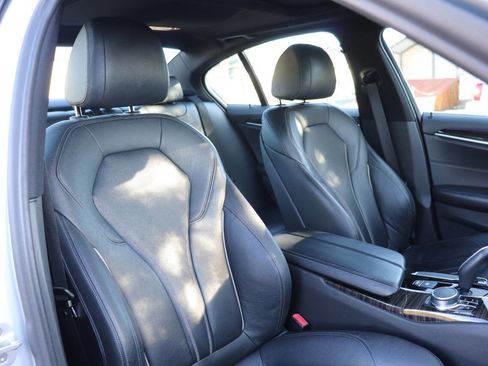 Used 2017 BMW 530i image 21