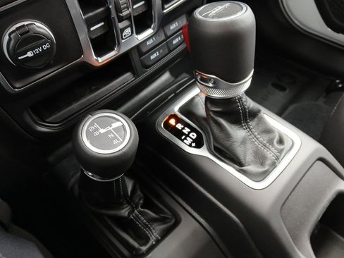 New 2025 Jeep Gladiator Sport image 41