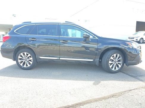 Used 2018 Subaru Outback 2.5i Touring w/ Popular Package #3 AWD/4WD image 2