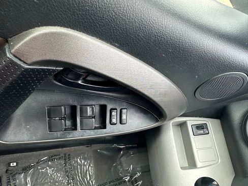 Used 2011 Toyota RAV4 4WD w/ Base L4 Extra Value Pkg image 37