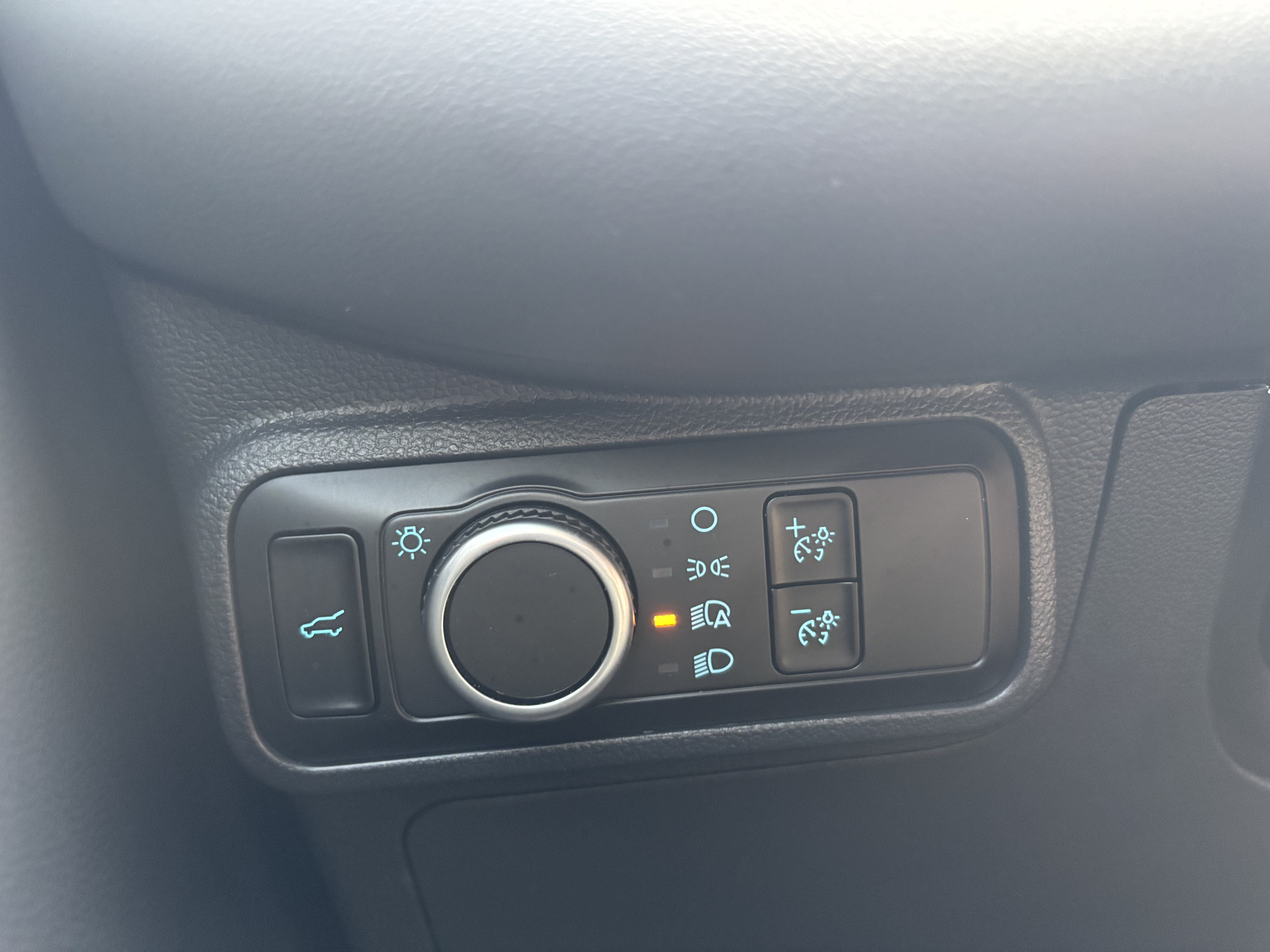 Used 2026 Ford Explorer Active AWD/4WD image 21