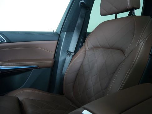 Used 2025 BMW X5 xDrive40i w/ Executive Package image 26