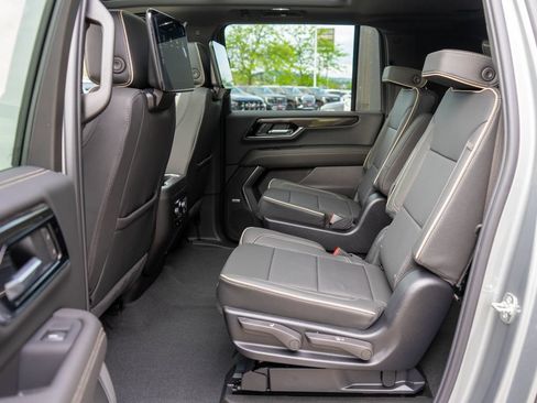 New 2026 GMC Yukon XL Elevation w/ Elevation Premium Package AWD/4WD image 14