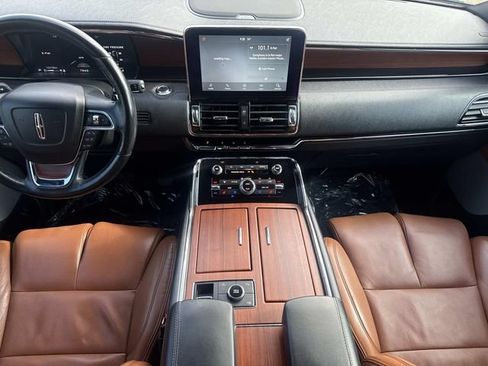 Used 2020 Lincoln Navigator Reserve w/ Equipment Group 208A Reserve AWD/4WD image 11