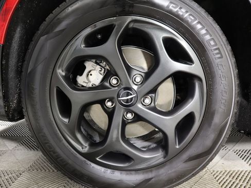 Used 2022 Chrysler Pacifica Limited w/ S Appearance Package image 33