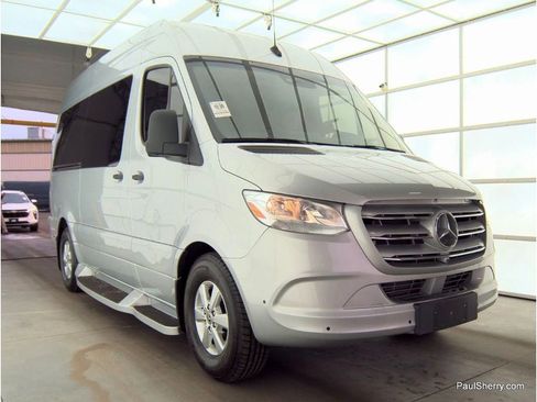 Used 2021 Mercedes-Benz Sprinter 2500 image 8