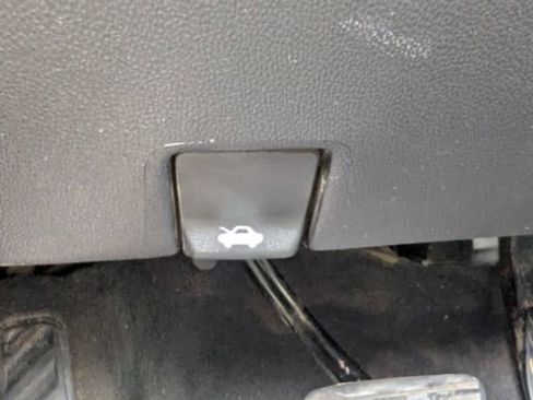 Used 2020 Chevrolet Silverado 2500 Custom w/ Custom Value Package image 30