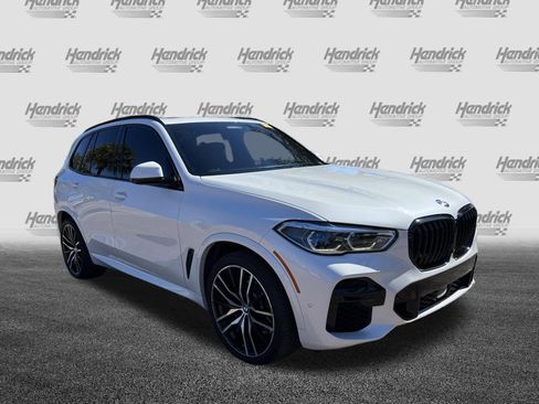 Used 2022 BMW X5 sDrive40i w/ M Sport Package RWD image 2