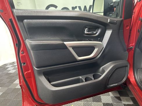 Used 2017 Nissan Titan PRO-4X w/ Pro-4x Convenience Package image 16