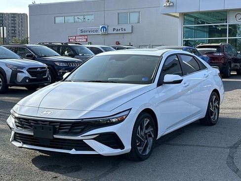 Used 2025 Hyundai Elantra Limited FWD image 6
