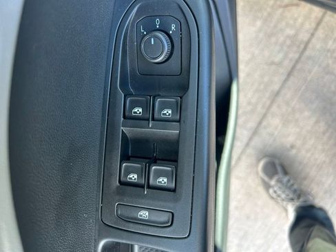 Used 2023 Volkswagen Taos S FWD image 19