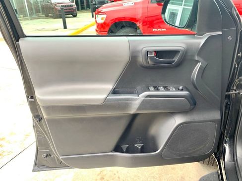 Used 2023 Toyota Tacoma SR AWD/4WD image 11