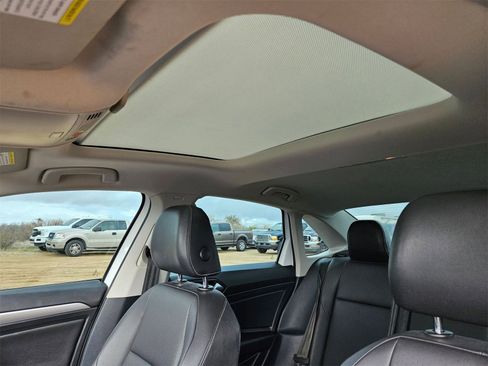 Used 2020 Volkswagen Jetta SE image 22