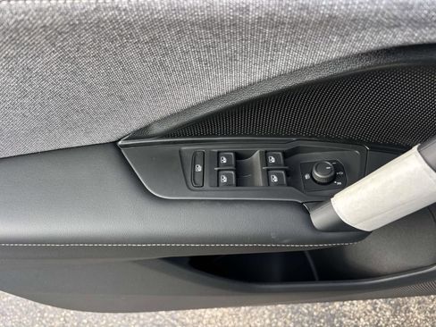 New 2026 Volkswagen Tiguan S image 13