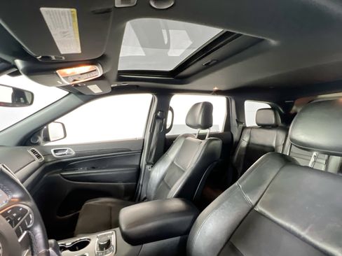 Used 2022 Jeep Grand Cherokee Laredo X image 21