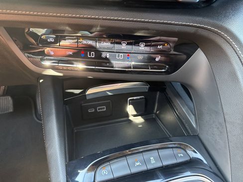 Used 2023 Buick Envision Essence image 15