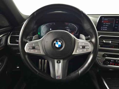 Used 2022 BMW 740i xDrive w/ M Sport Package image 21