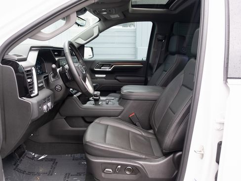 Used 2024 GMC Sierra 1500 Denali w/ Technology Package image 12