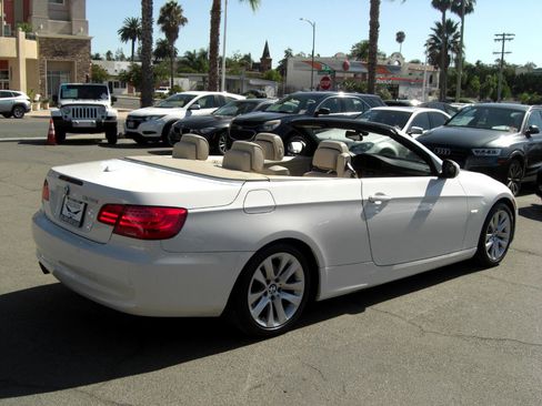 Used 2012 BMW 328i Convertible image 13