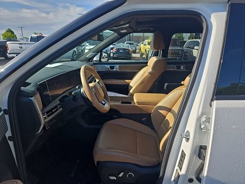 Used 2025 Hyundai Santa Fe Limited FWD image 16