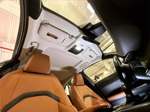 Used 2019 Lexus UX 250h image 27