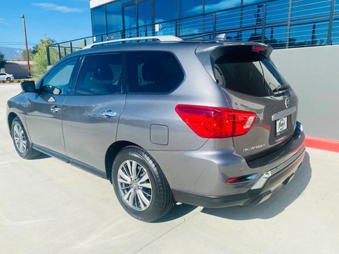 Used 2019 Nissan Pathfinder SL FWD image 4
