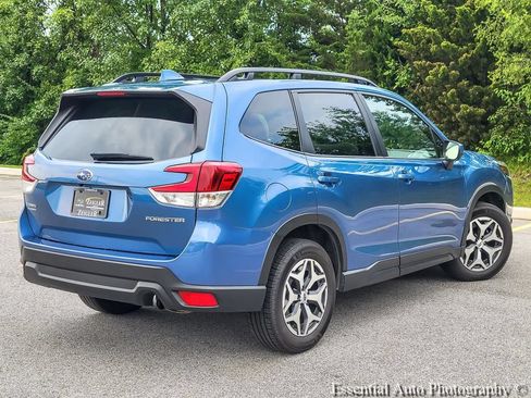 Used 2022 Subaru Forester Premium AWD/4WD image 7