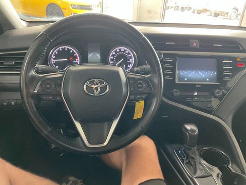 Used 2020 Toyota Camry SE image 29