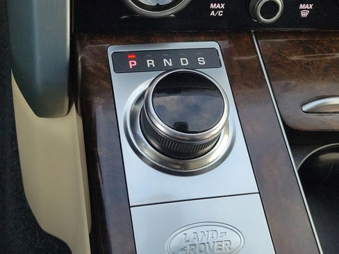 Used 2020 Land Rover Range Rover HSE image 23